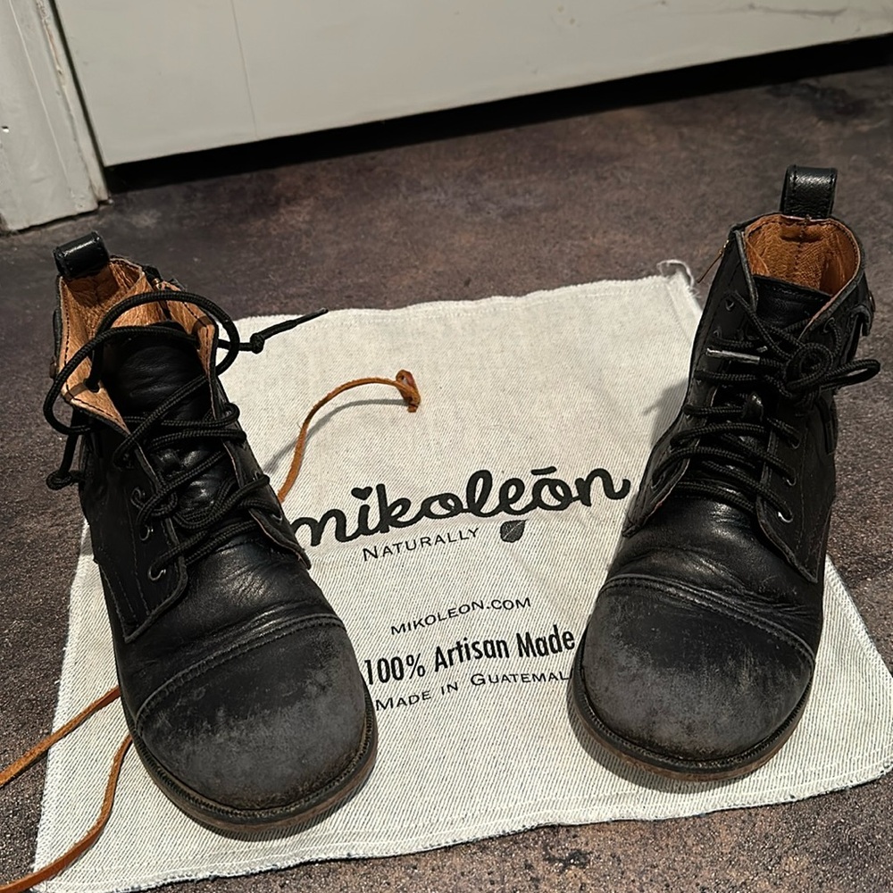 Mikoleon heirloom boots - size 30